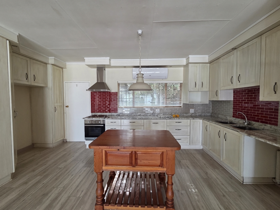 To Let 3 Bedroom Property for Rent in Wilkoppies North West